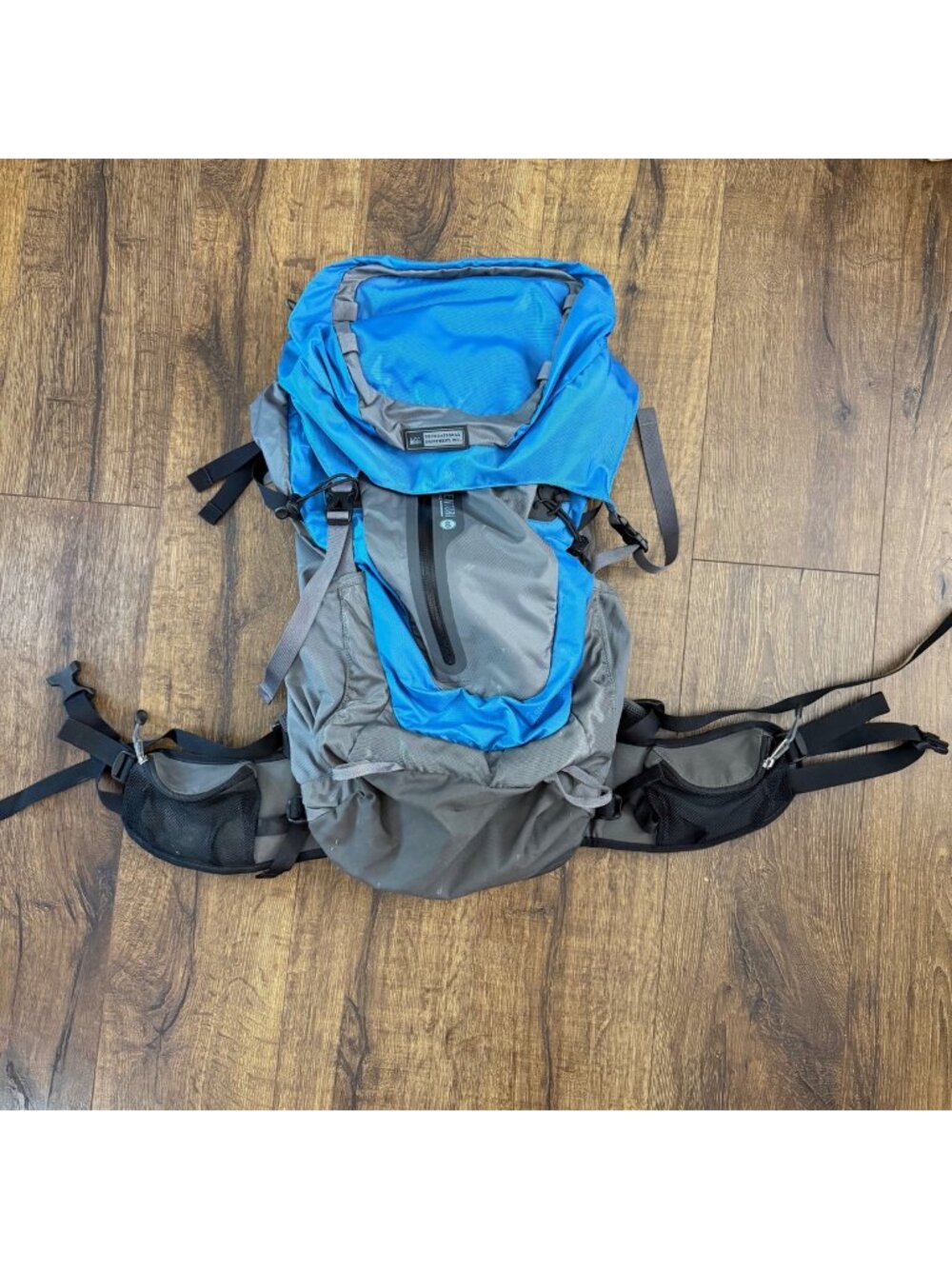 REI Women's Venturi 40 Blue & Gray Backpack Daypack Ventilated Mesh